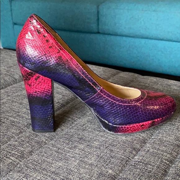 Kenneth Cole Reaction Proto Graph Platform Heels - Picture 6 of 7